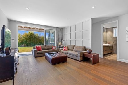 Milford stunner - Photo 2