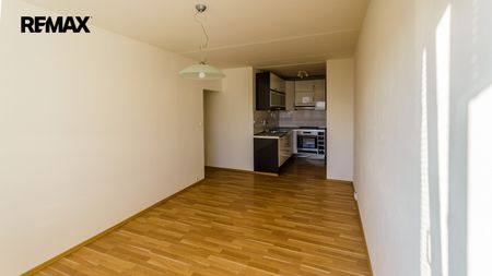 Pronájem bytu 2+kk v osobním vlastnictví 44 m², Praha 4 - Háje - Photo 2