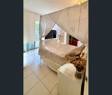 Charming Apartment in the Heart of New Farm - Lifestyle & Convenience - Photo 4