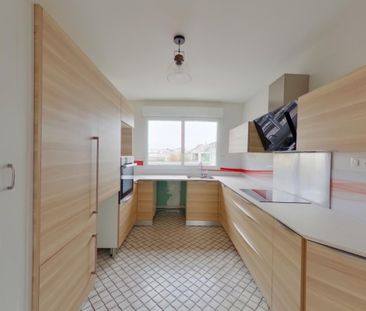 Location Appartement 3 pièces 87m² CHATELLERAULT 86100 - Photo 2