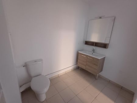 location Appartement T3 DE 61.5m² À BOBIGNY - Photo 3