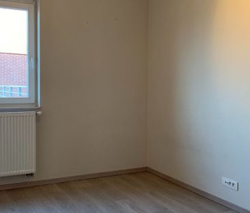 Appartement te huur in Roeselare voor € 800 met 2 slaapkamers - Photo 2