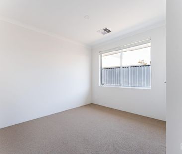 Discover Your Ideal Home: Modern Comfort and Prime Location - Photo 4