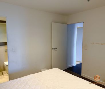 Carlton - Photo 1