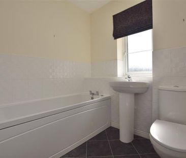 3 bedroom semi-detached house to rent - Photo 3