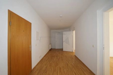 Große 3-Raum-Wohnung mit Altbaucharme - Photo 5