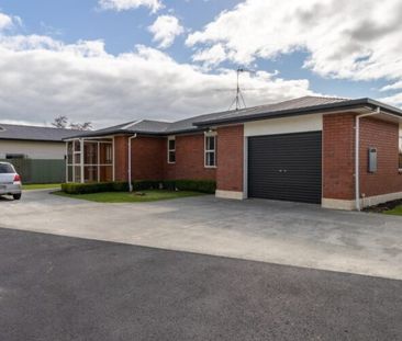 Tidy 3 bedroom home in Winton! - Photo 2