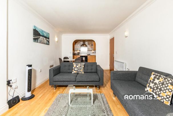 3 bedroom flat to rent - Photo 1