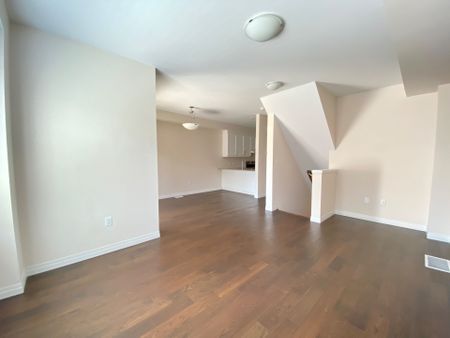 For Lease - 4 Workman Lane, Hamilton, Ontario - Photo 2