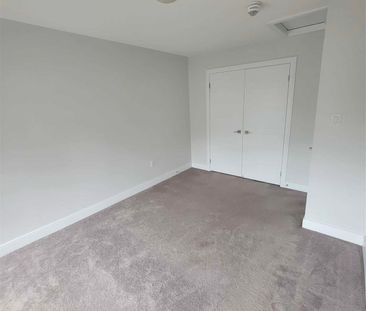 For Lease - 1048 Beach Comber Road, Mississauga, Ontario - Photo 2