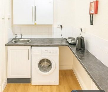 Studio to rent - Photo 5