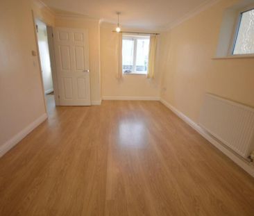 4 bedroom detached house to rent - Photo 4