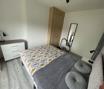 Woodyates Road, Lee SE12. - Photo 2