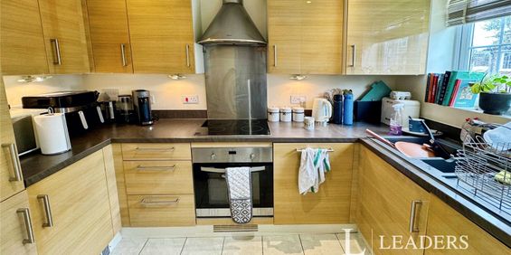 2 bedroom house to rent Oak Tree Drive, Hassocks, West Sussex, BN6 - Photo 3