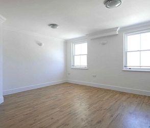 Bay View, 70 Central Parade, Herne Bay, CT6 5JQ, Kent - Photo 3