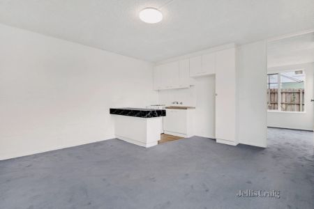 2/326 Plenty Road, Preston, Melbourne - Photo 2