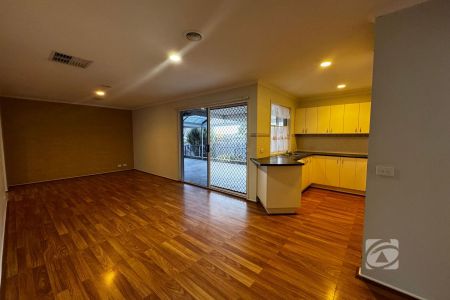 WELL PRESENTED FAMILY HOME IN A GREAT LOCATION - Photo 2