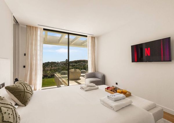 6 bedroom luxury Villa for rent in Nueva Andalucia, Spain