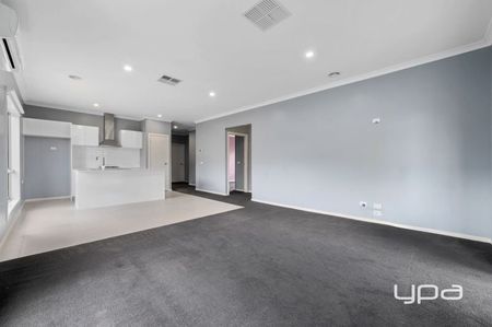 4 BEDROOM FAMILY HOME WITH RUMPUS - Photo 3