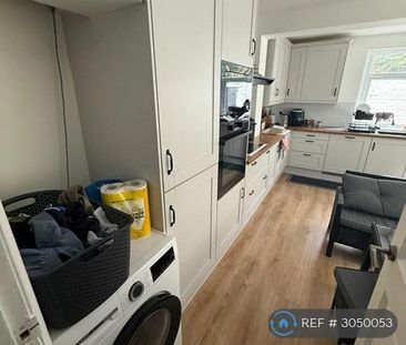 1 bedroom in a house share to rent - Photo 5