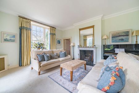 Substantial country home in an elevated rural setting with far reaching views. - Photo 2