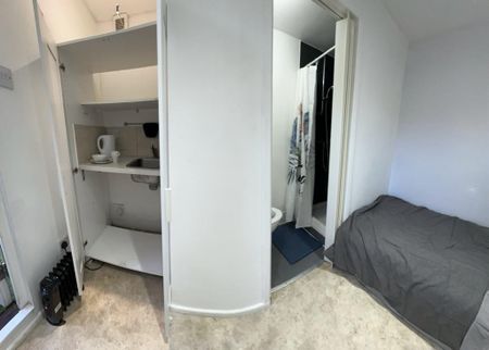 Studio Flat, Bennett Road, E13 - Photo 4