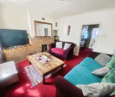 2 bedroom semi-detached house to rent - Photo 2