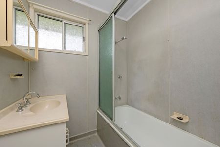 Charming Queenslander Home - Available for Move In Now!! - Photo 5