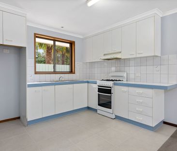 1/2 Towers Street, Flora Hill VIC 3550 - Photo 5