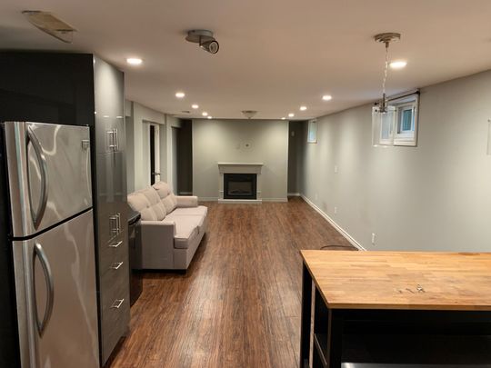 For Lease - 319 Hillcroft Street Unit# Lower, Oshawa, Ontario - Photo 1