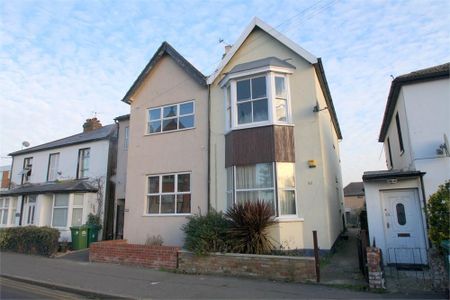 2 bedroom maisonette to rent - Photo 4