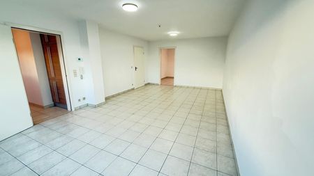 Verzorgd appartement met 2 slaapkamers in Lanaken - Photo 3