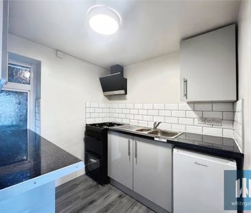 Royds Avenue, Linthwaite, Huddersfield, HD7 - Photo 2