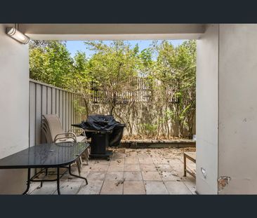 1/140 Carmody Road, St Lucia, Qld 4067 - Photo 4
