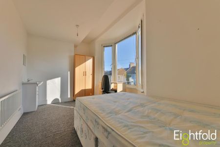 6 bedroom terraced house to rent - Photo 5