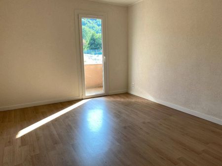 Location appartement 5 pièces 105 m² à Aubenas (07200) - Photo 2