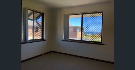 BEACHSIDE BEAUTY! - Photo 4