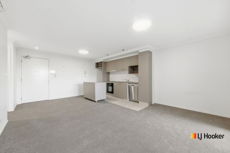 1 Bedroom Apartment Close to Light Rail - Photo 3