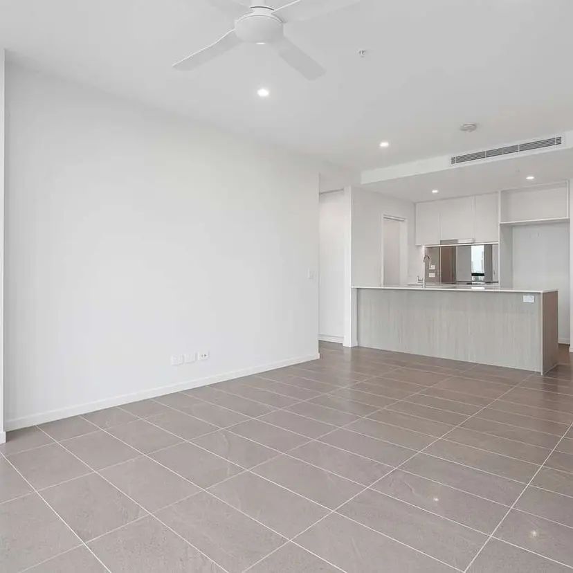 Modern Beachside Apartment with Stunning Ocean Views - Photo 1