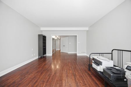 For Lease - 246 Walmer Road, Toronto, Ontario - Photo 3
