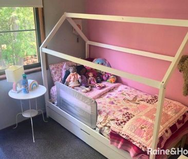 Family Comfort in a Quiet Neighbourhood - Photo 6