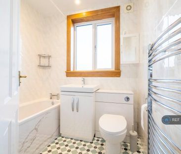 2 bedroom end of terrace house to rent - Photo 3