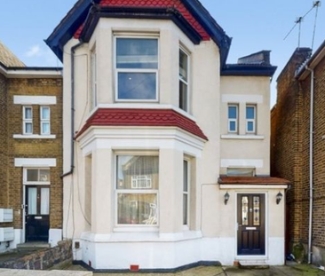 6 bedroom detached house to rent - Photo 3