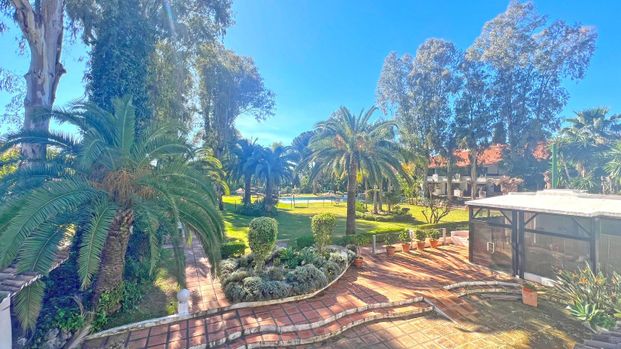 Middle Floor Apartment in Marbella - Photo 1