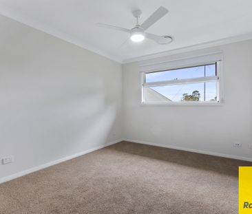 Gorgeous 3 Bedroom Townhouse close to St Marys CBD ! - Photo 4