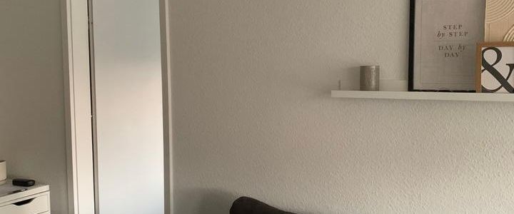 Sanierte 2-Zi.-Whg. mit EBK, großem Balkon und Außenstellplatz - Photo 1