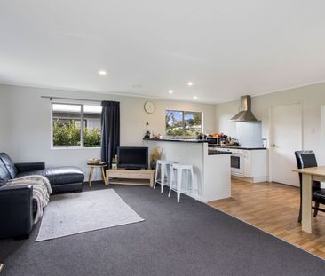 Spacious Family Home - Waihi - Photo 5