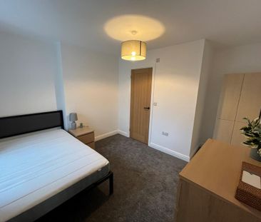 1 bedroom in a house share to rent - Photo 2