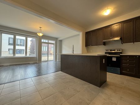 For Lease - 1107 Thompson Drive, Oshawa, Ontario - Photo 4