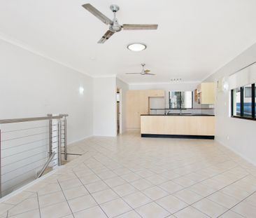 Furnished Townhouse in Trinity Beach - Photo 4